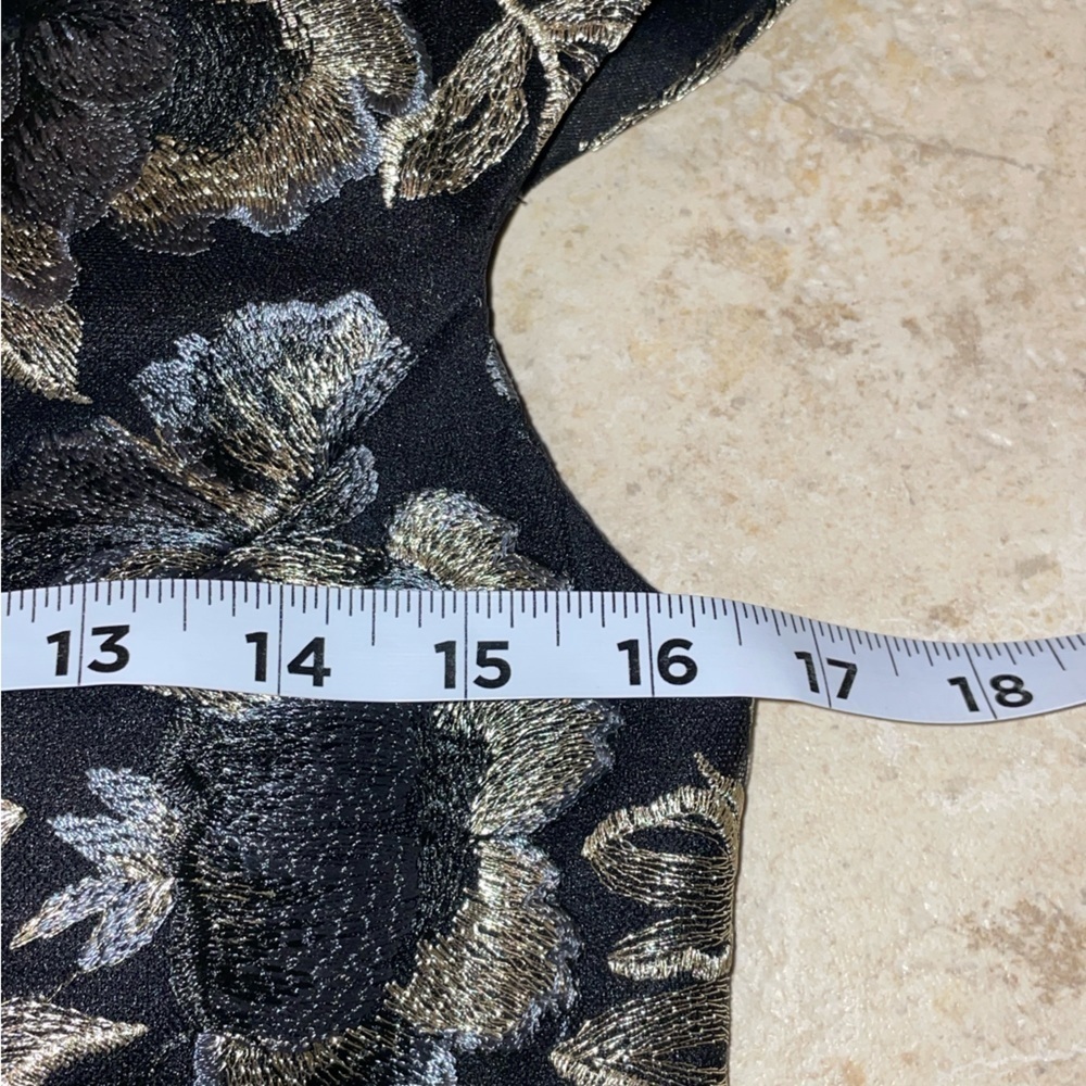 XSCAPE Cocktail Dress Floral Embroidered Metallic Padded Bottom 6 inches unlined - Picture 7 of 10